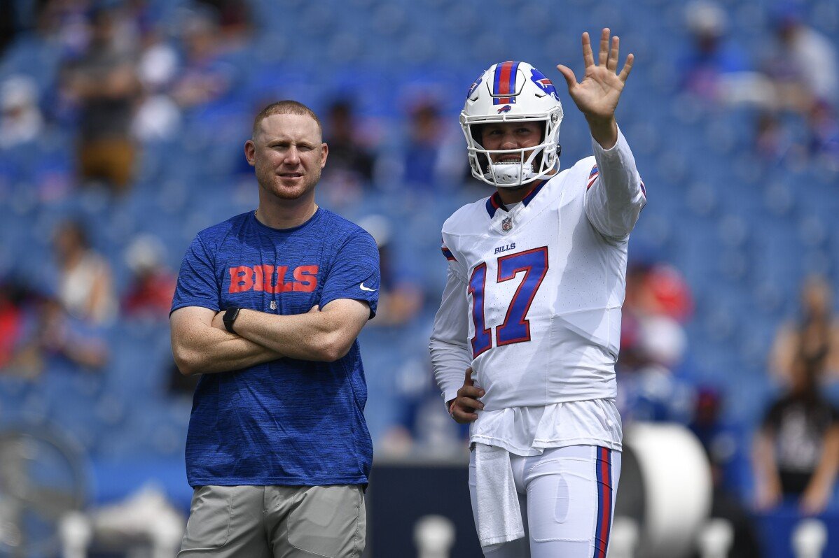 Joe Brady đặt niềm tin vào QB Josh Allen khi tiếp quản trách nhiệm triệu tập của Buffalo Bills