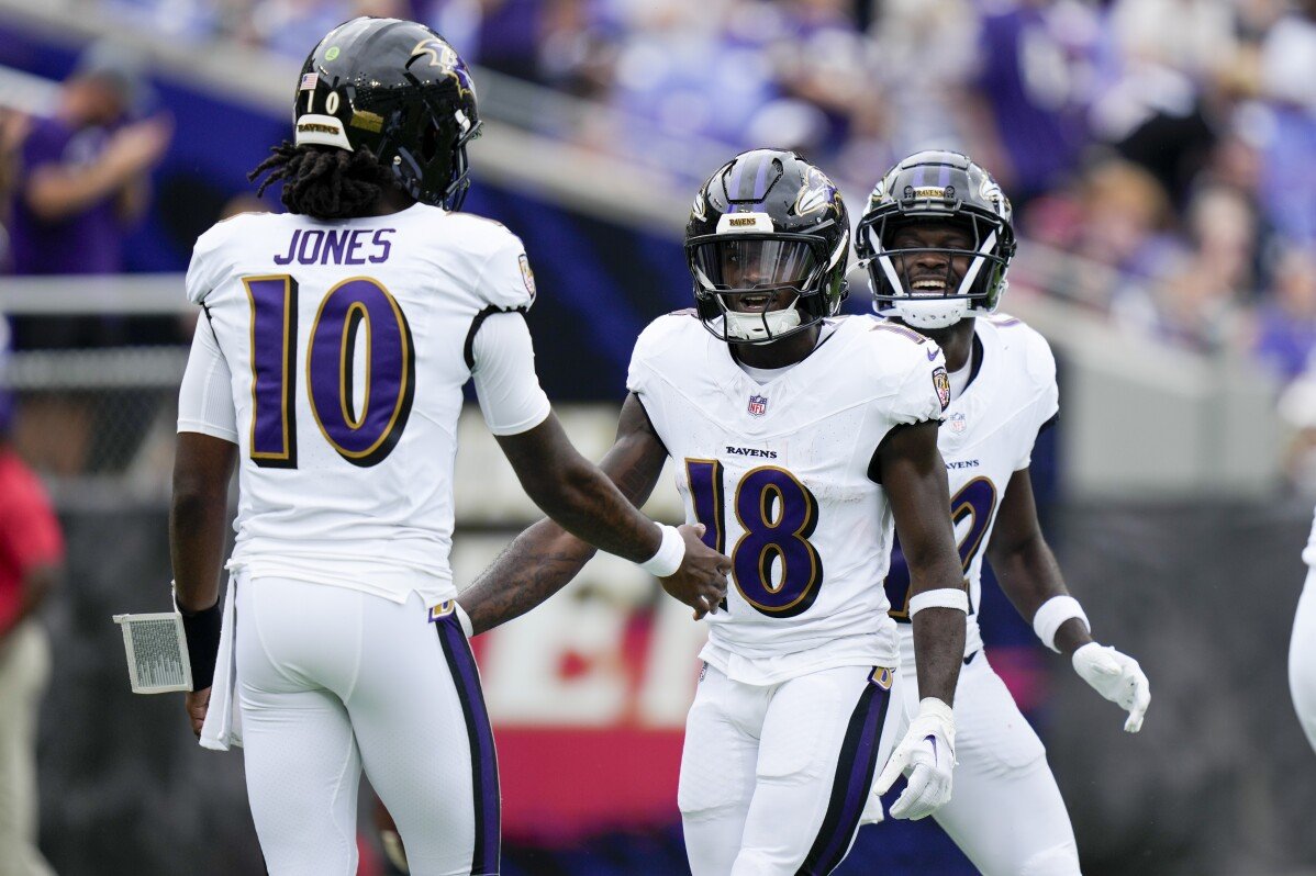 QB Josh Johnson dự bị đi 11/11 khi Ravens đánh bại Falcons 13-12